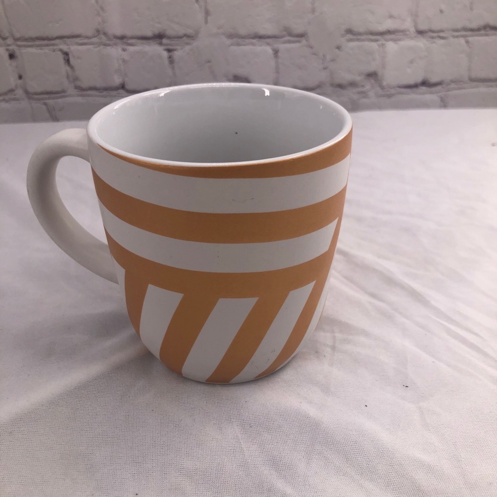 Threshold coffee mug gold and white